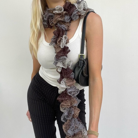 Vintage Y2K ruffle scarf - Picture 1 of 5